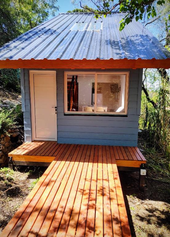 517957543